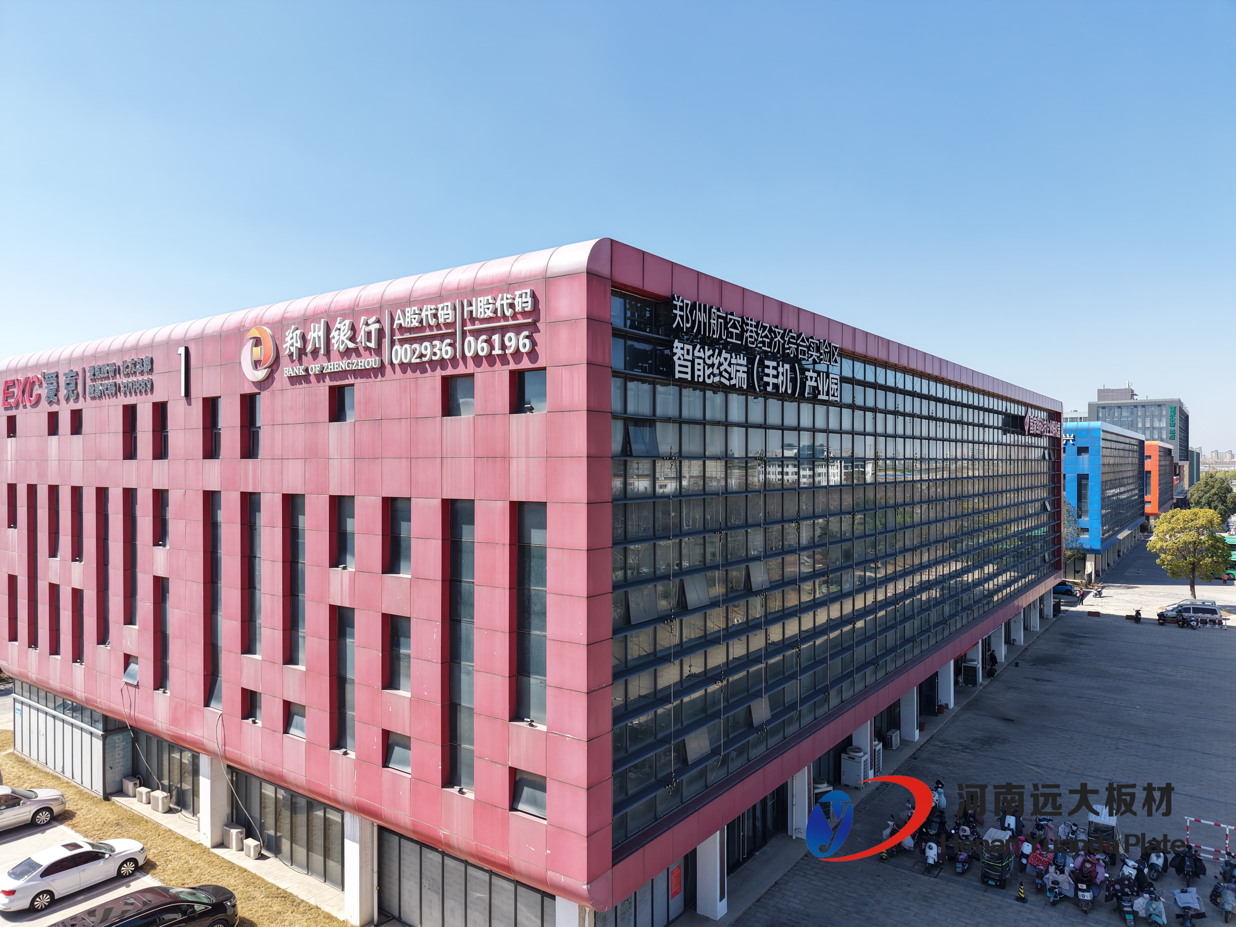 聚氨酯彩鋼板夾心巖棉板：建筑行業(yè)的優(yōu)質之選(圖2)