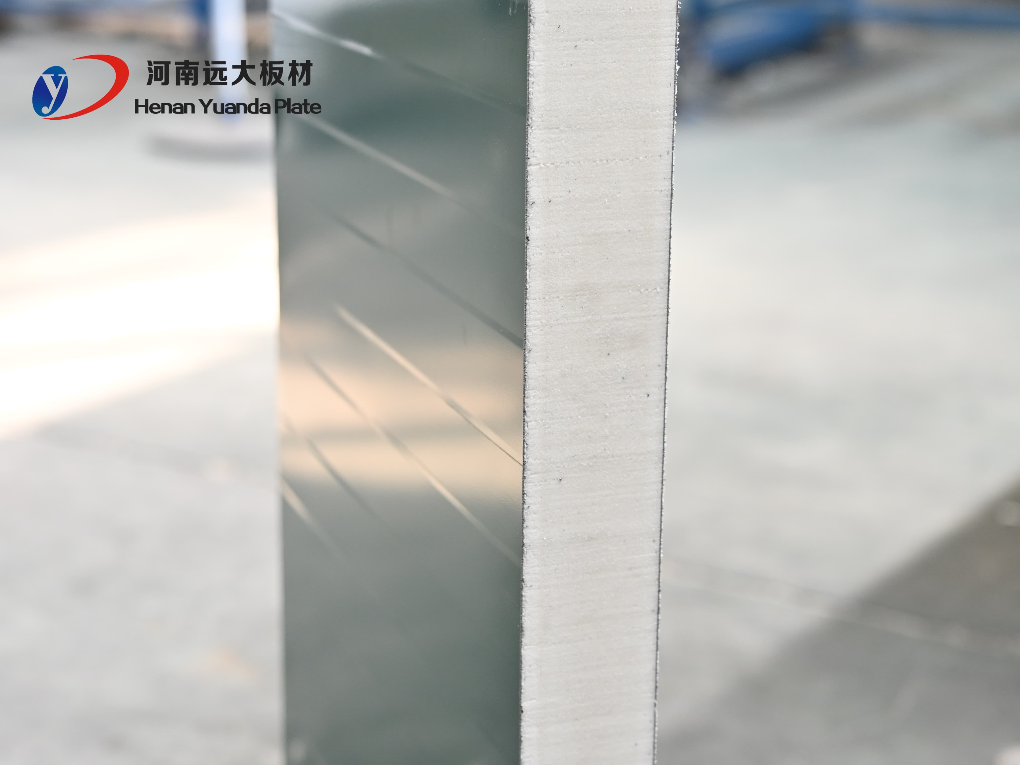 聚氨酯冷庫(kù)板:現(xiàn)代冷鏈物流的“節(jié)能基石”(圖3) 聚氨酯冷庫(kù)板:現(xiàn)代冷鏈物流的“節(jié)能基石”(圖3)